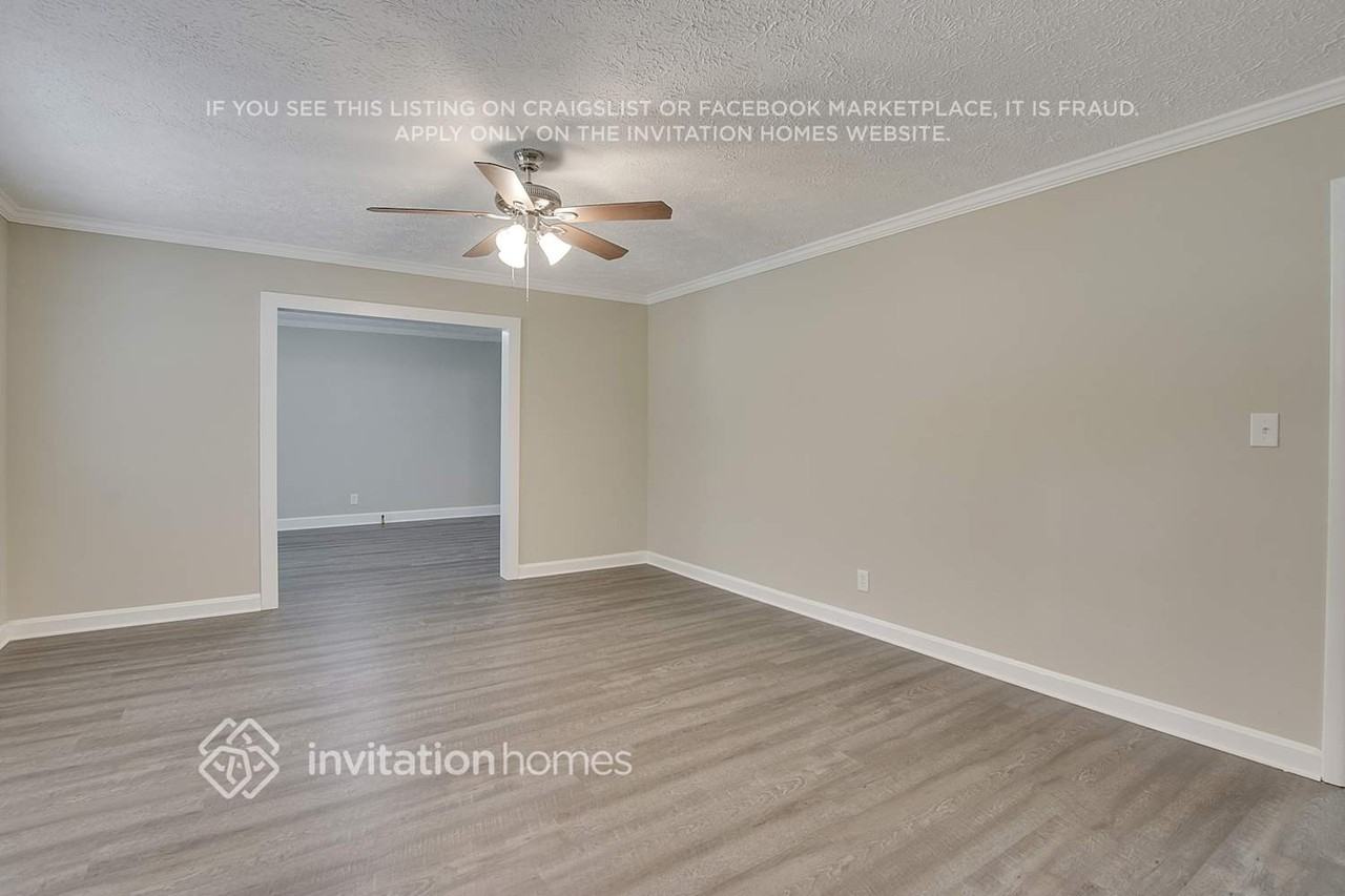 2976 Flowers Dr - Photo 4 of 26