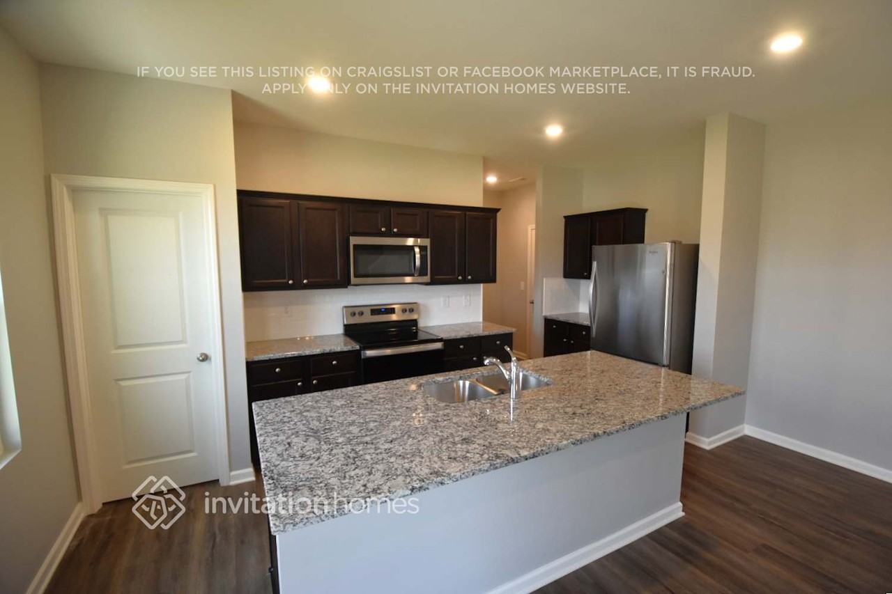 204 Catania Way Nw - Photo 3 of 8