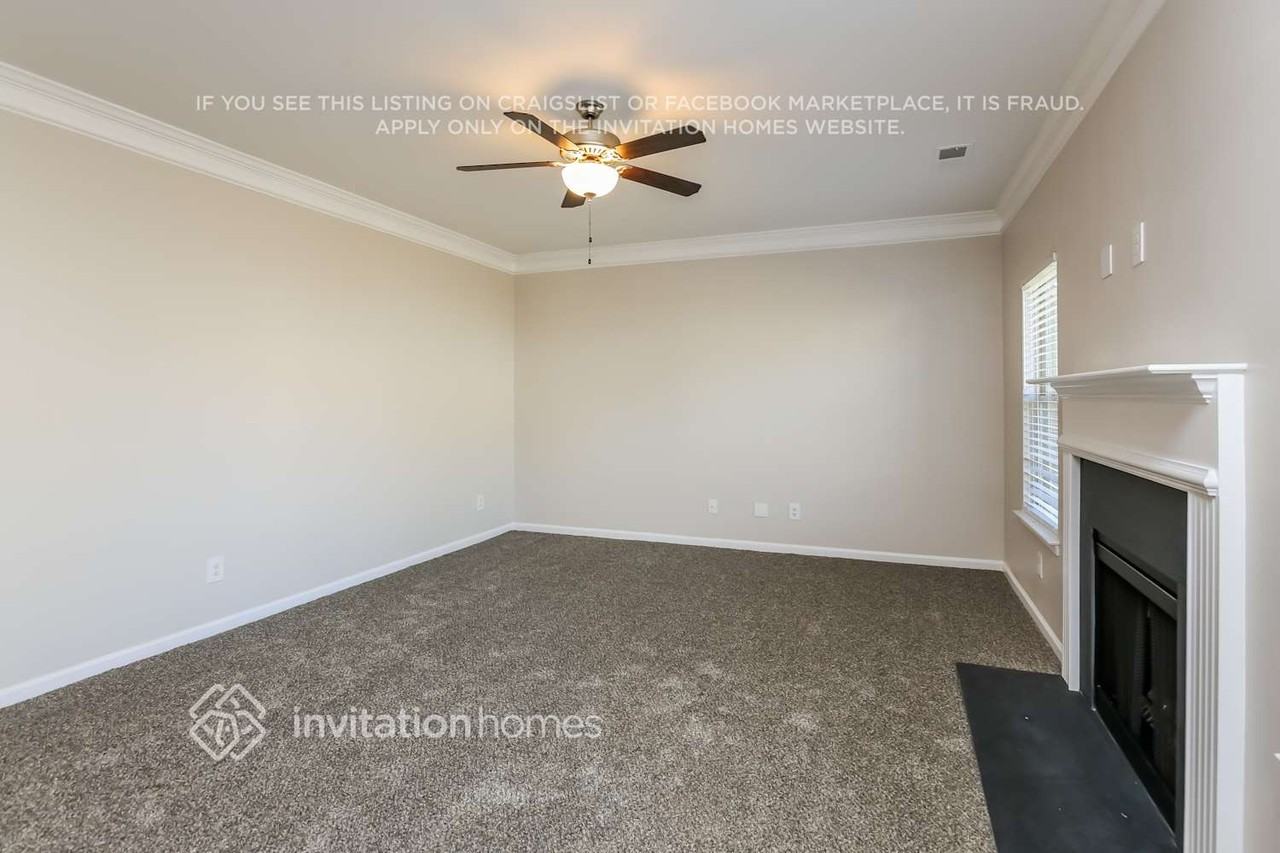 1124 Easley Ct - Photo 2 of 16