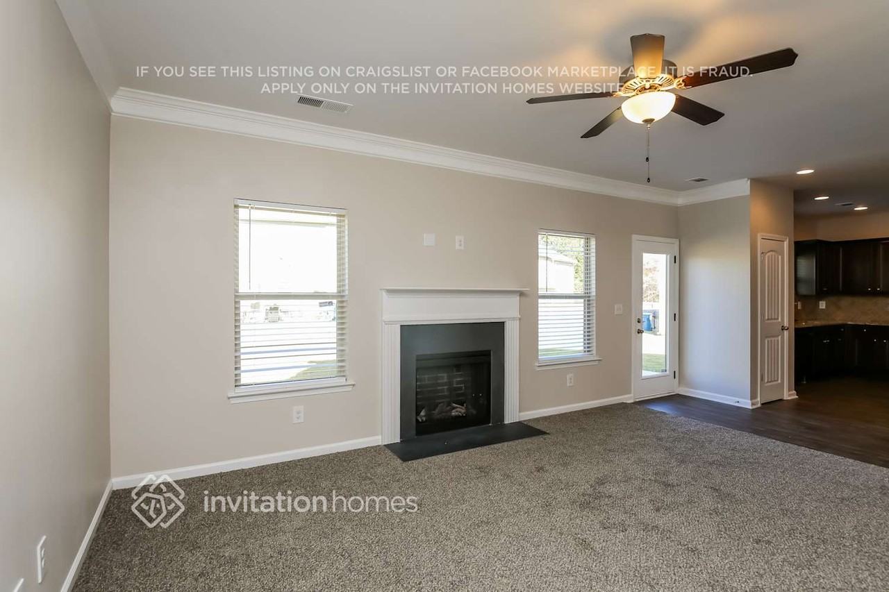 1124 Easley Ct - Photo 3 of 16