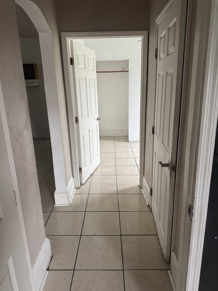 334 W Euclid Ave #10 - Photo 6 of 23