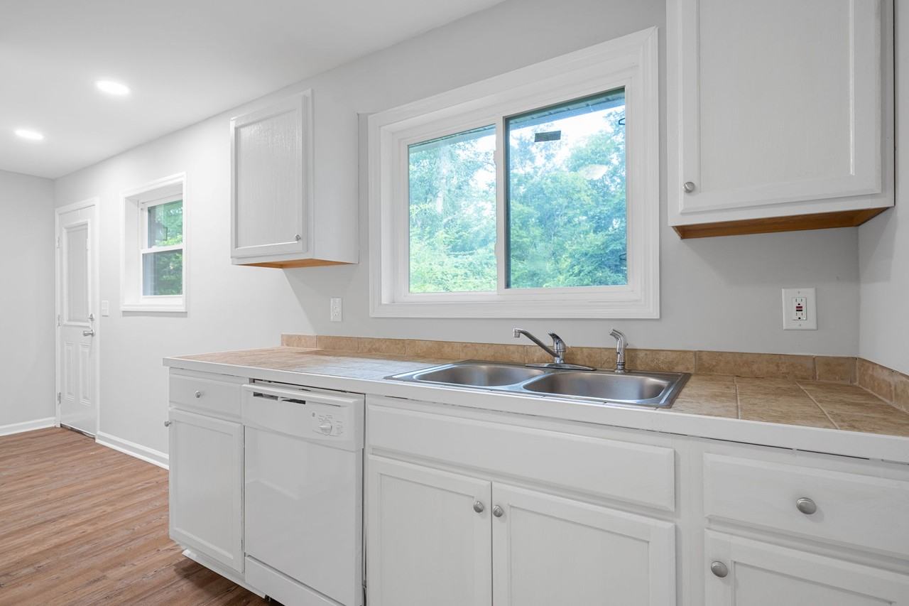 1317 Mayfield Ln #A - Photo 5 of 20