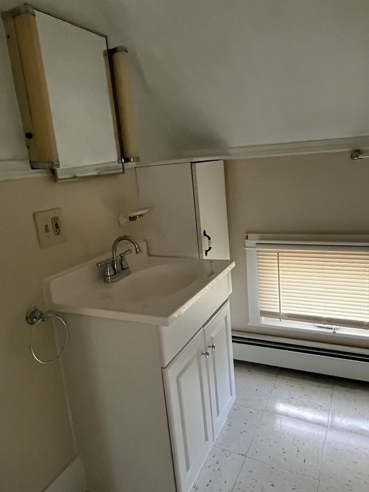 19 Ticonic St #2 - Photo 5 of 8