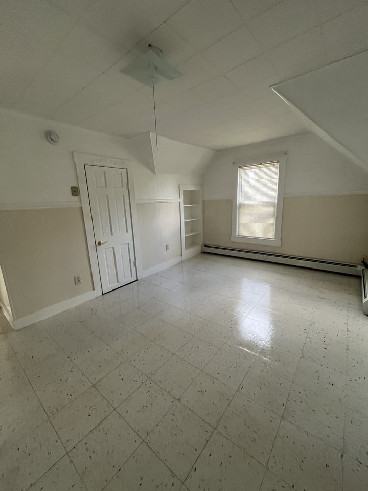 19 Ticonic St #2 - Photo 6 of 8