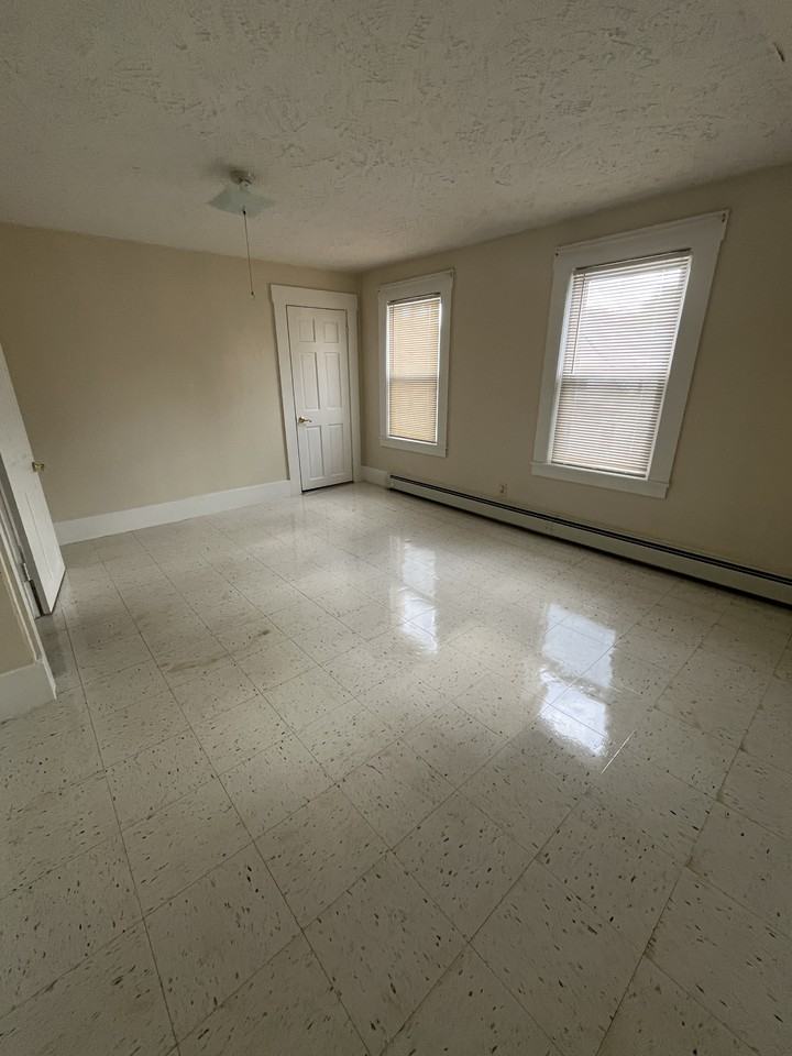 19 Ticonic St #2 - Photo 7 of 8