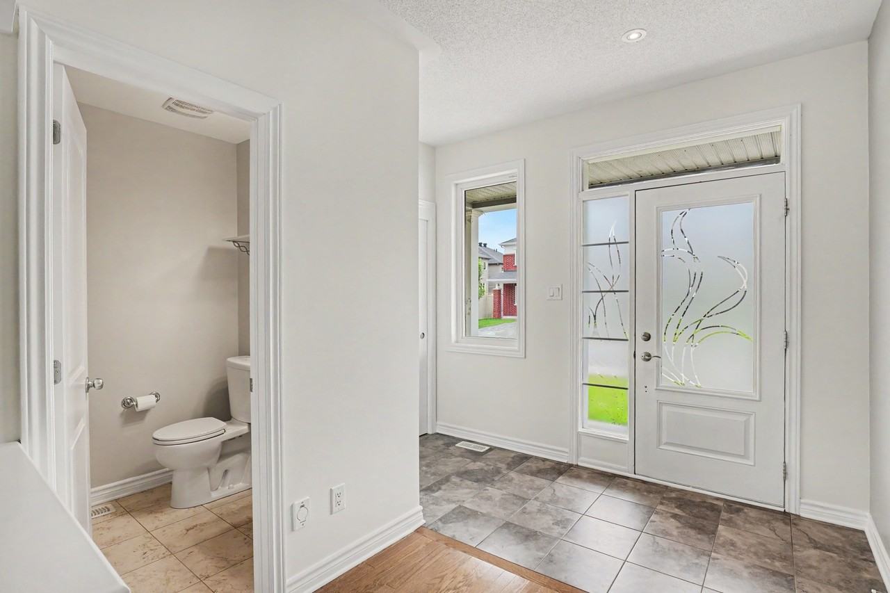 152 Westover Cres #1 - Photo 4 of 24