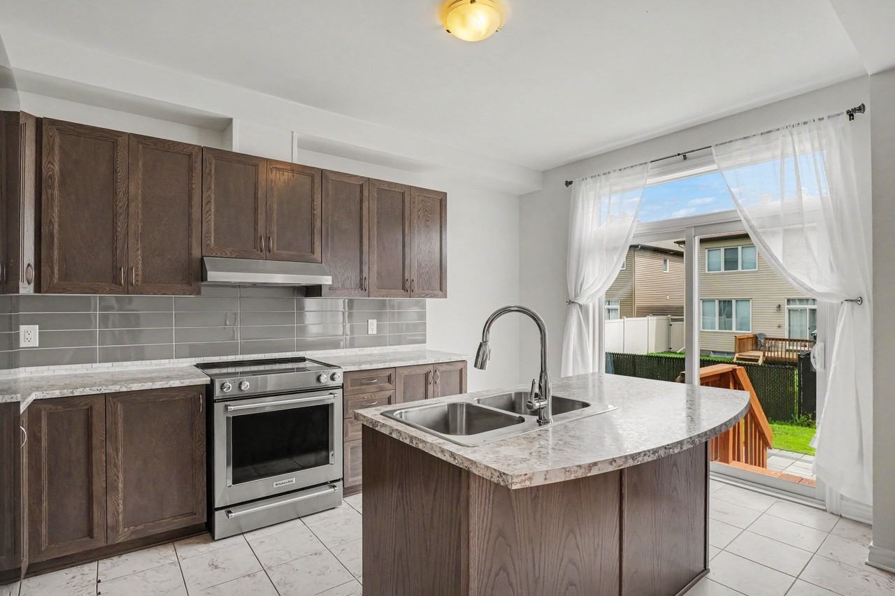 152 Westover Cres #1 - Photo 6 of 24