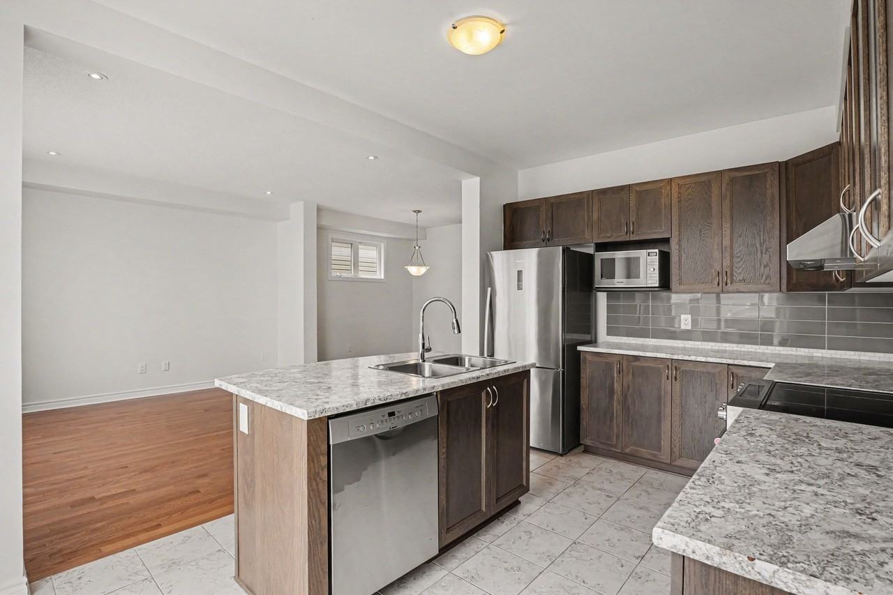 152 Westover Cres #1 - Photo 7 of 24