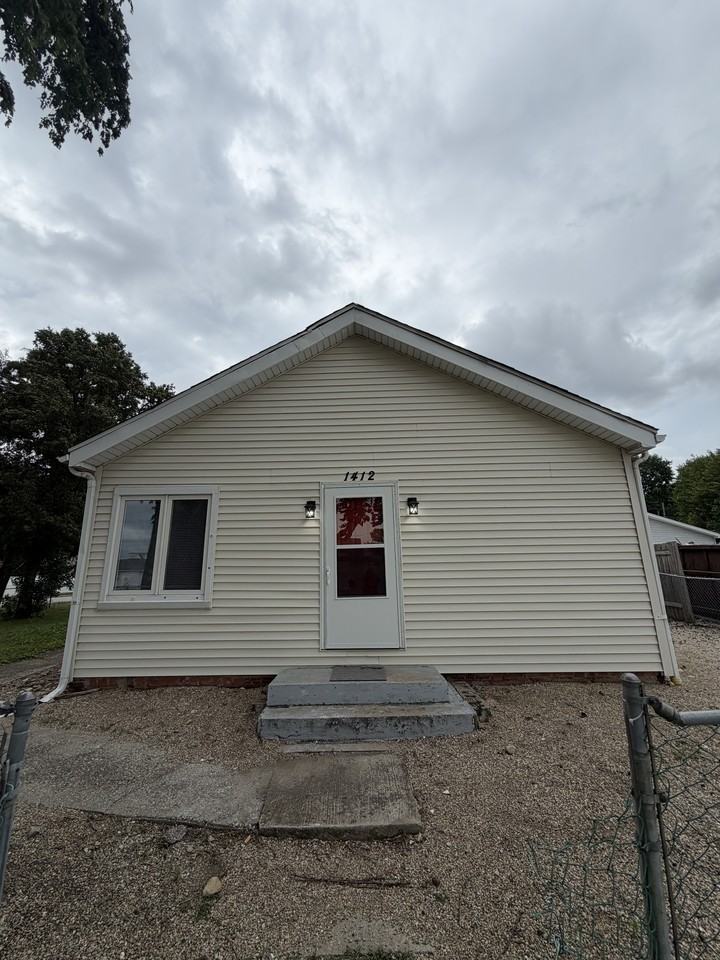 1412 N Harris Ave #1 - Photo 2 of 24