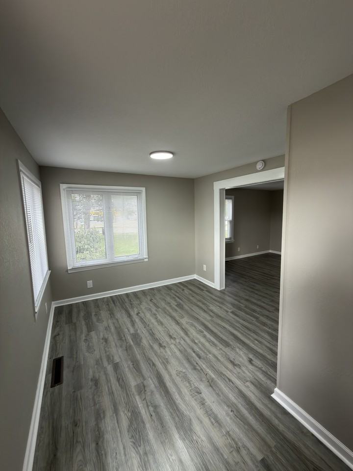 1412 N Harris Ave #1 - Photo 5 of 24