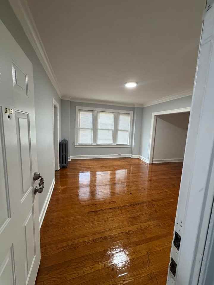 6720 S Jeffery - Photo 2 of 13