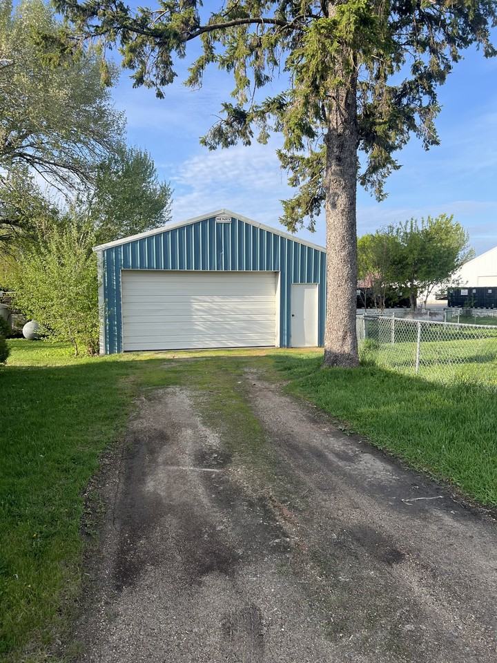 1113 Highway 79 E #1 - Photo 3 of 10