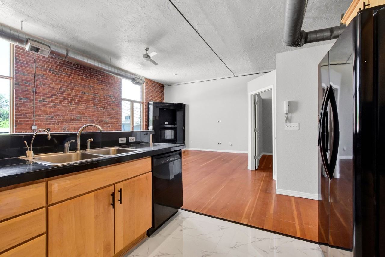 115 N Tejon St #B - Photo 5 of 39