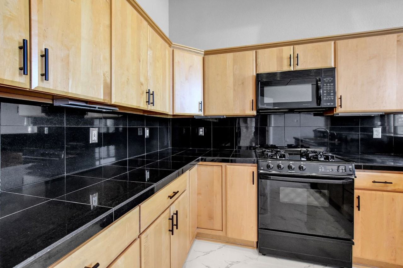 115 N Tejon St #B - Photo 6 of 39