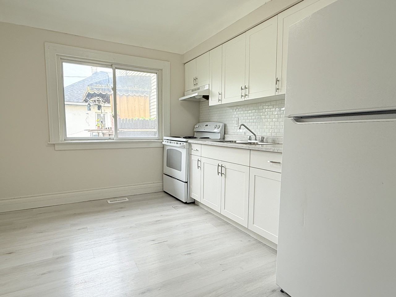 1073 Albert Rd #MAIN