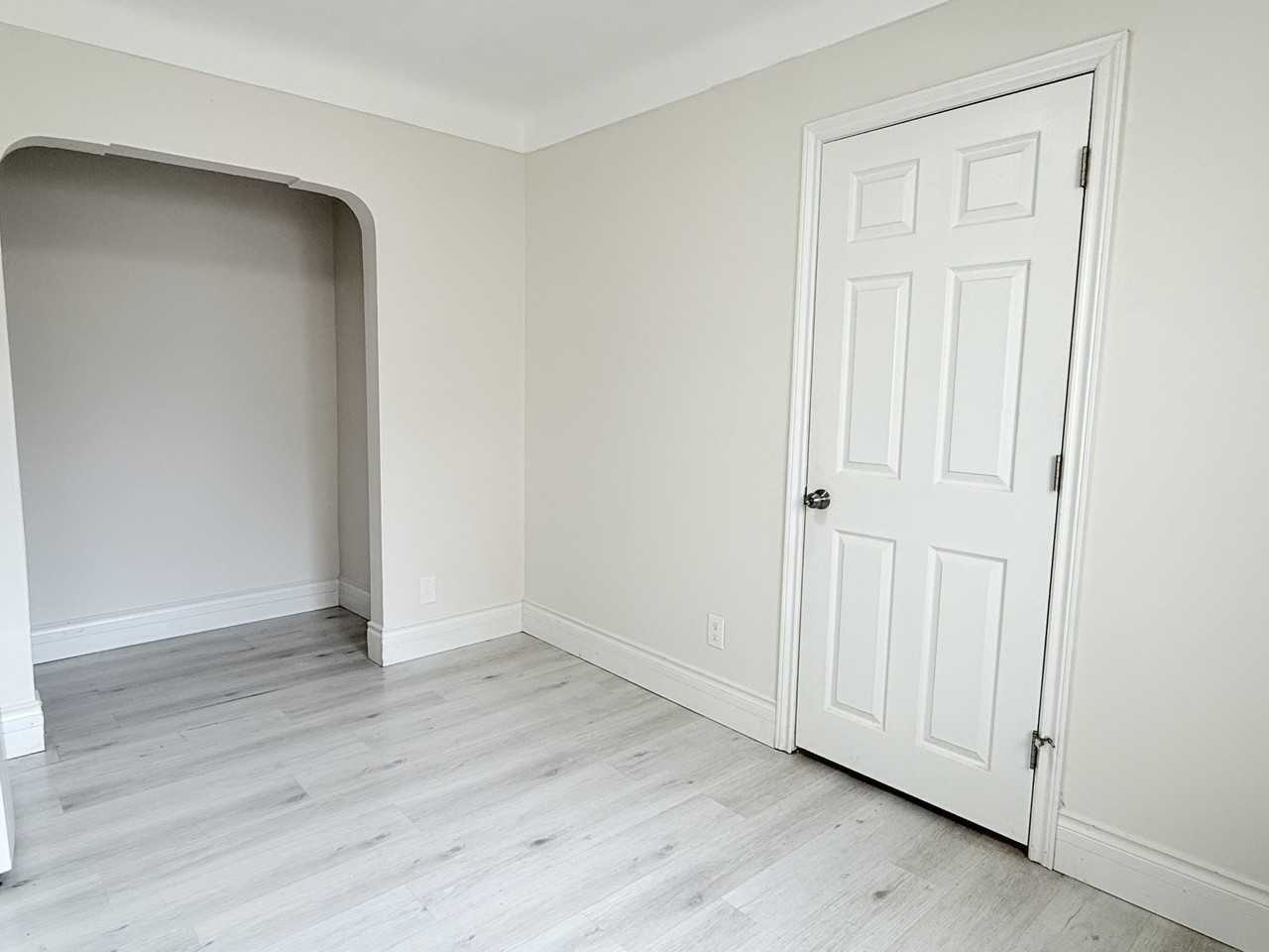 1073 Albert Rd #MAIN - Photo 3 of 21