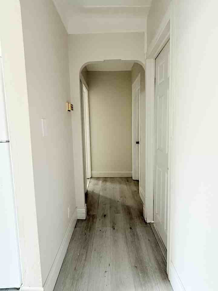 1073 Albert Rd #MAIN - Photo 4 of 21