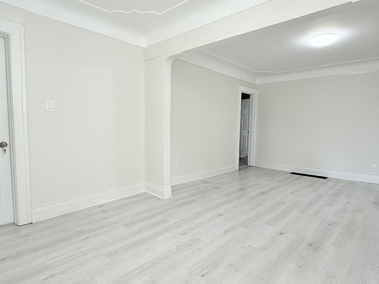 1073 Albert Rd #MAIN - Photo 7 of 21