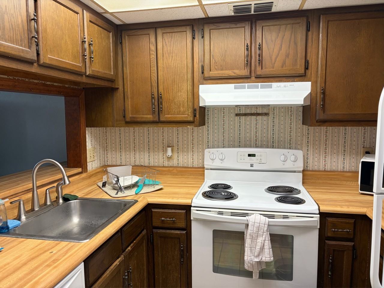 1942 Larette Dr #A - Photo 2 of 10