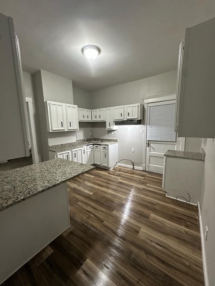 661 Cecil Ave #1 - Photo 4 of 11