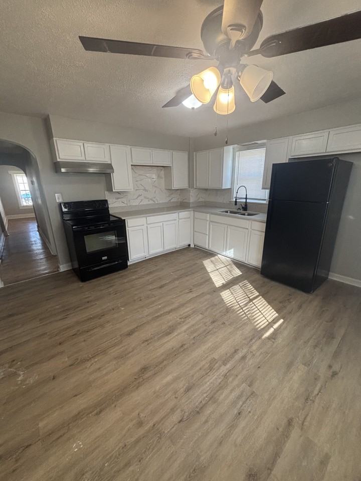 4009 Beaver St #1 - Photo 5 of 16