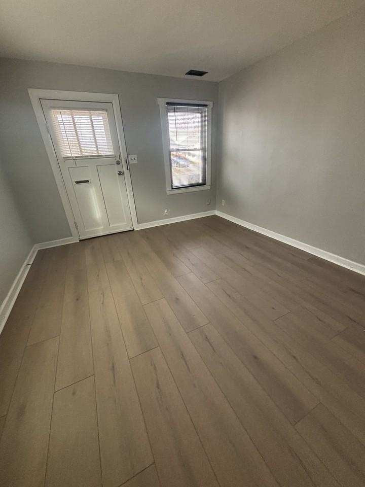 3655 Parthenia Ave #1 - Photo 3 of 10