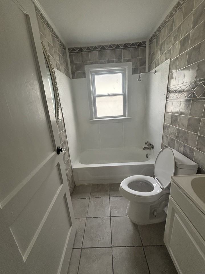 3655 Parthenia Ave #1 - Photo 6 of 10