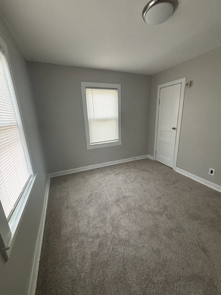 3655 Parthenia Ave #1 - Photo 7 of 10
