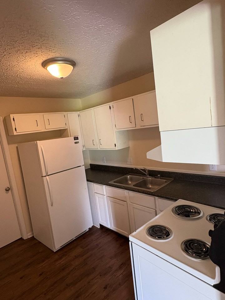 1621 Flanigan Ct #D - Photo 5 of 12