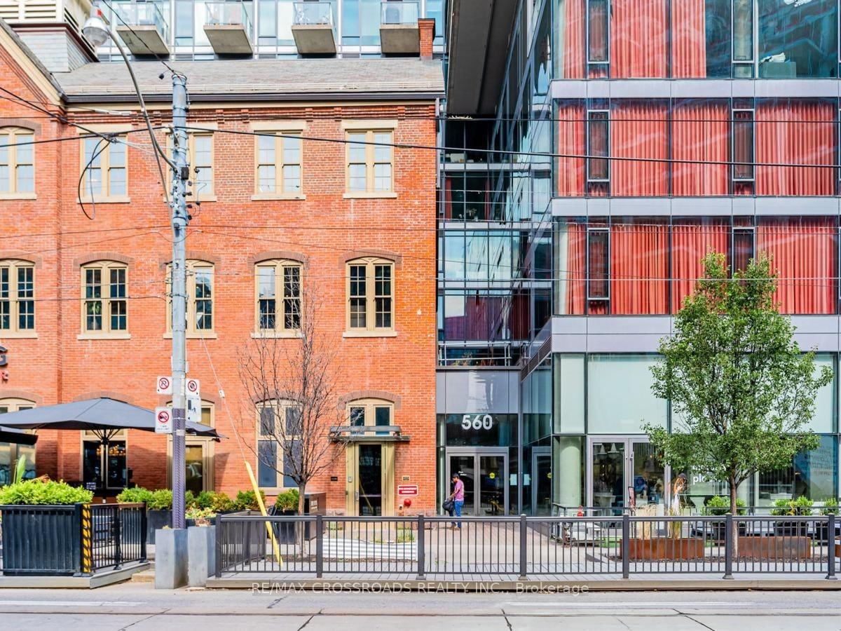 560 King Street West - Photo 2