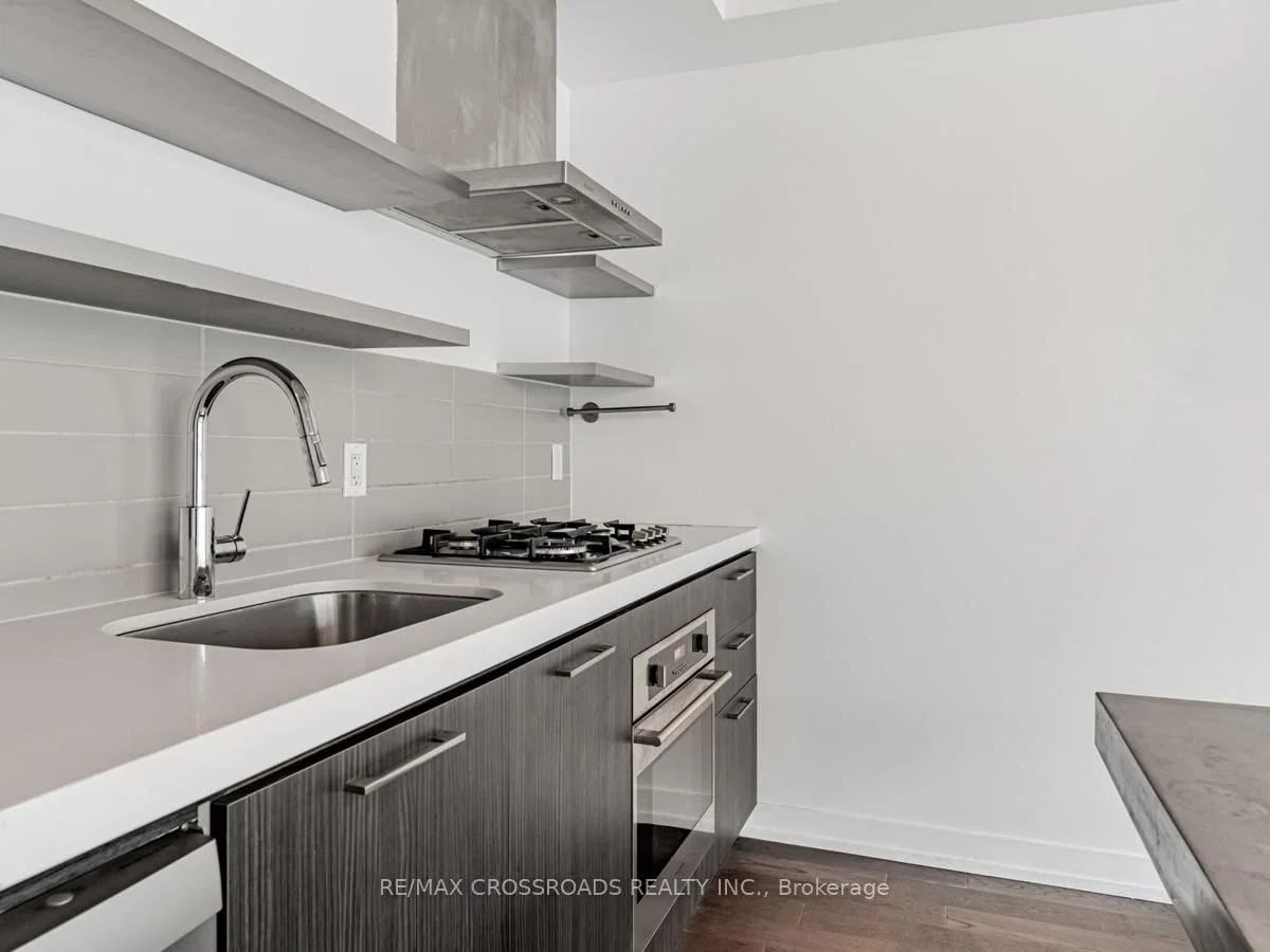 560 King Street West - Photo 4