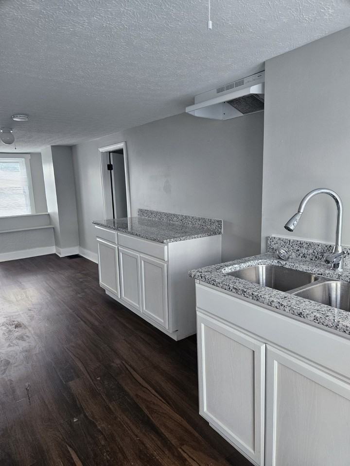 1210 Longfield Ave #1 - Photo 4 of 9