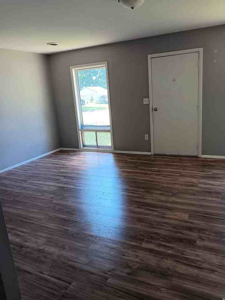 403 S 10th St - Photo 3 of 14
