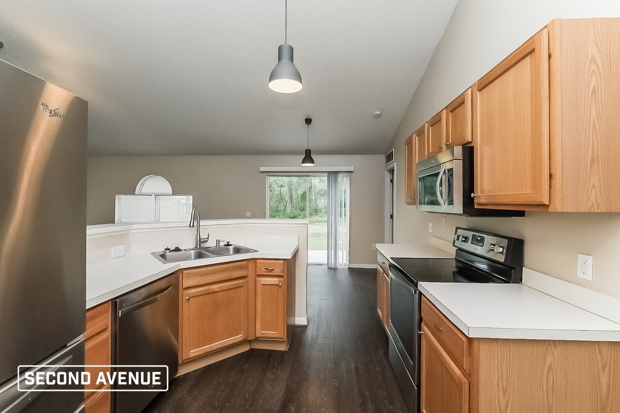 3241 Bluestone Ave - Photo 4 of 14