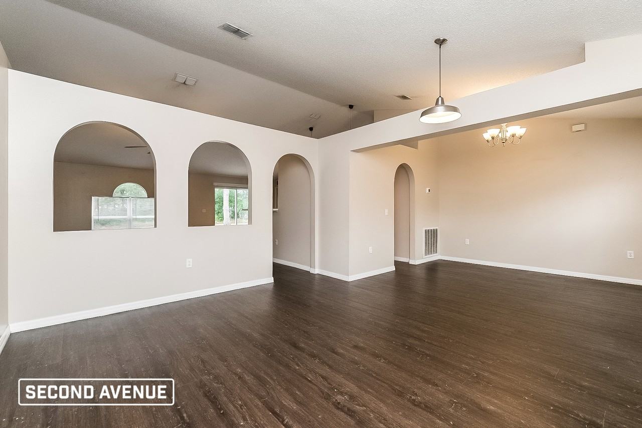 3241 Bluestone Ave - Photo 5 of 14
