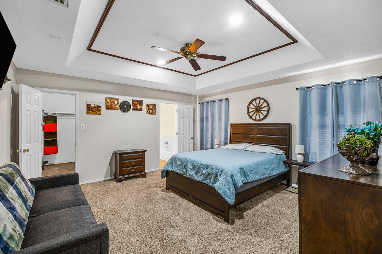 706 Nw Micklegate Blvd #1 - Photo 3 of 18