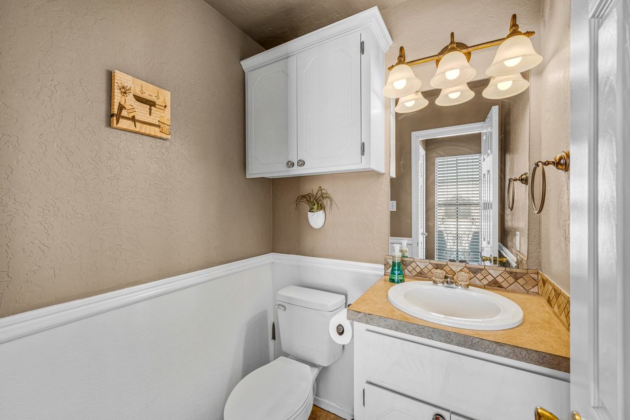 706 Nw Micklegate Blvd #1 - Photo 4 of 18