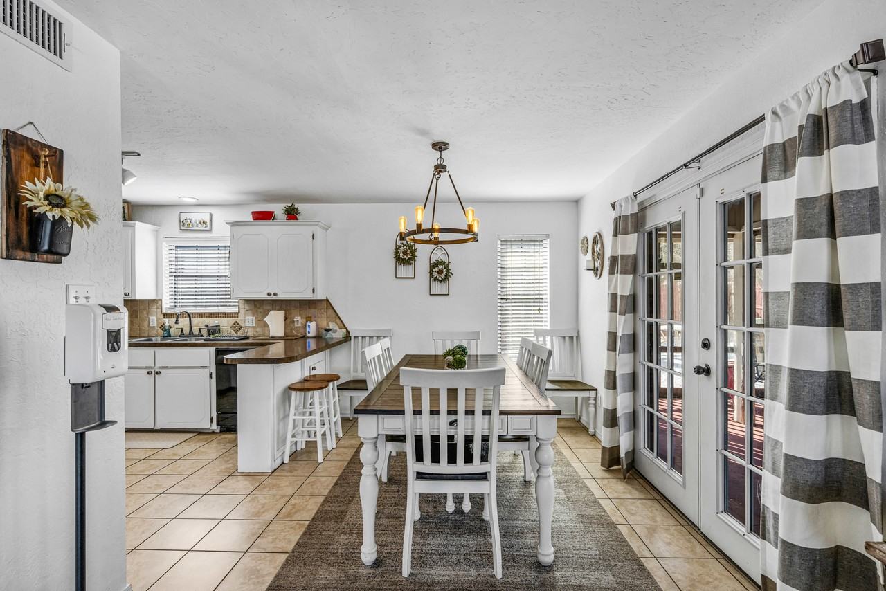 706 Nw Micklegate Blvd #1 - Photo 6 of 18