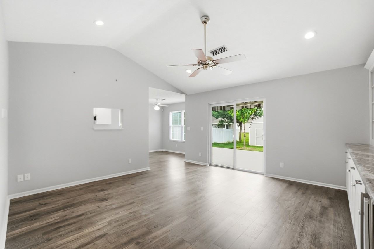 9083 Marquis Dr #1 - Photo 5 of 41