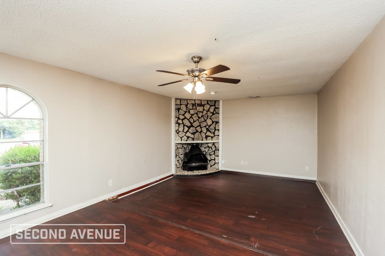 307 Halifax Ct - Photo 7 of 24