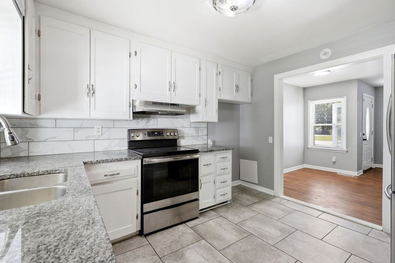 2602 Nw 86th St - Photo 6 of 38