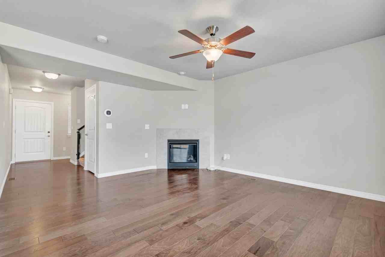 10934 Rowley Dr - Photo 3 of 28