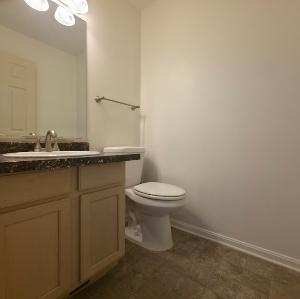 8114 Chester Pkwy - Photo 5 of 22