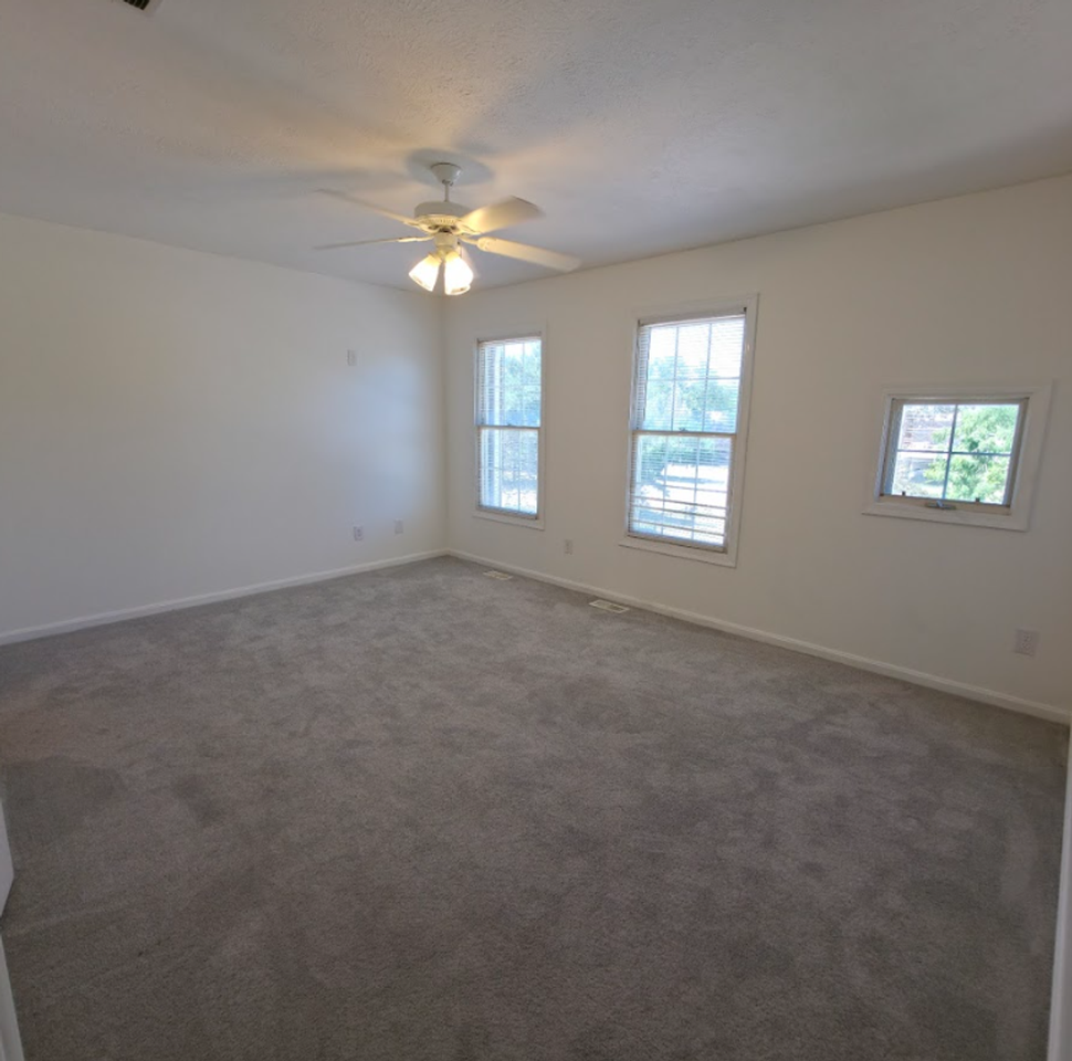 8114 Chester Pkwy - Photo 7 of 22