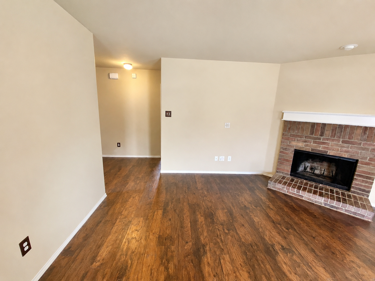 1921 Nightingale Dr - Photo 4 of 29