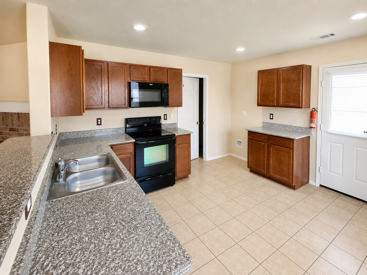 1921 Nightingale Dr - Photo 5 of 29