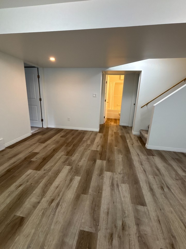 12521 77 St Nw - Photo 7 of 20