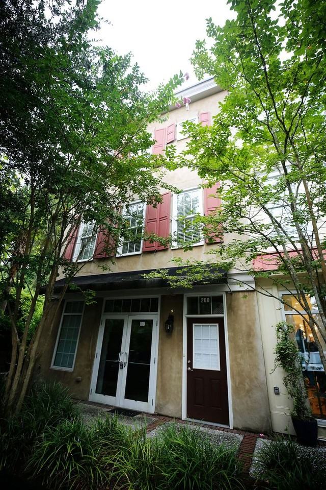720 S Shelmore Blvd #200