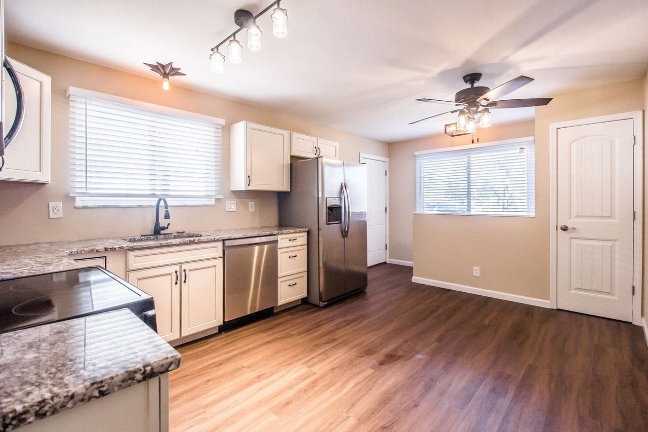 2365 Ida Ln - Photo 5 of 18