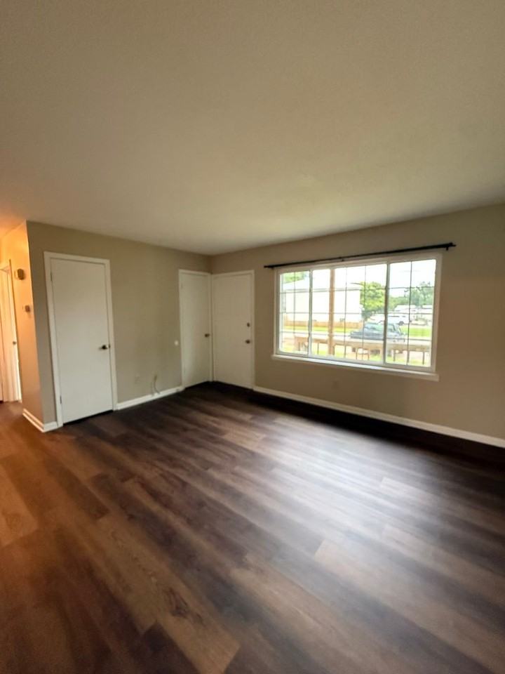 205 Glenwood Ln #1 - Photo 3 of 20